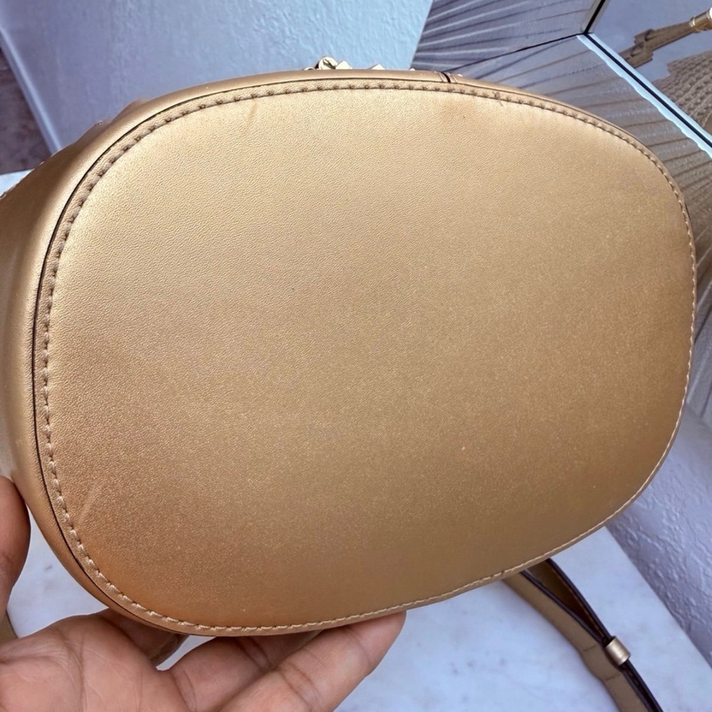Michael Kors Metallic Gold Shoulder Bag! Dust Bag included! - Picture 8 of 10